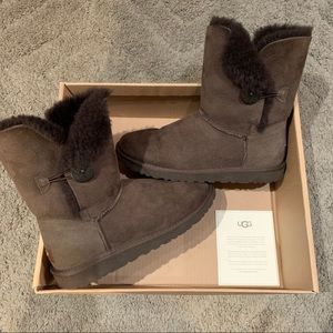 Bailey Button Uggs